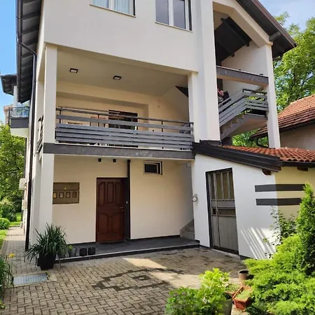 El Apartment *