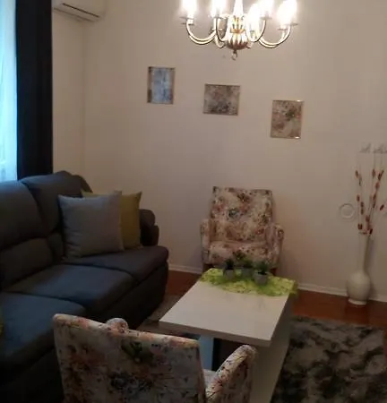 El Apartment